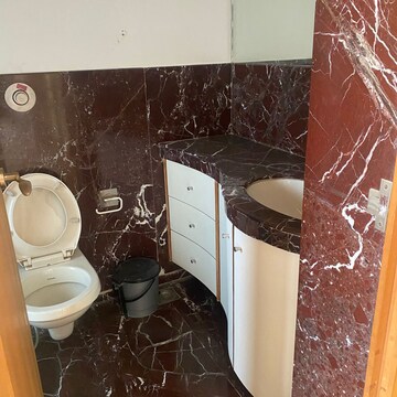 Team Area in 3 BHK Apartment at Aashna Apartments, Turner Road – for Sale