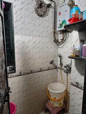 Bathroom in 3 BHK Apartment at Group Seven Rushi Heights, Goregaon East – for Rent