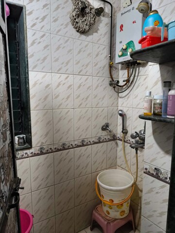 Bathroom in 3 BHK Apartment at Group Seven Rushi Heights, Goregaon East – for Rent