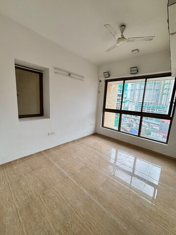 Room in 3 BHK Apartment at Group Seven Rushi Heights, Goregaon East – for Rent