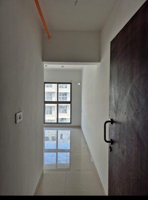 1 BHK Apartment For Rent in UK Iridium, Kandivali East