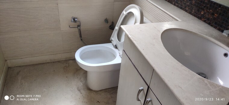 Bathroom, godrej-golf-links-evoke 4 Bedroom 4177 Sq.Ft. Apartment In Sector 27 Yamuna Expressway Greater Noida 9213619