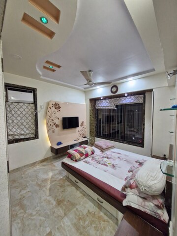 Bedroom in 4 BHK Apartment at Gundecha Greens, Kandivali East – for Rent