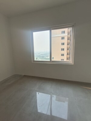 Room in 2 BHK Apartment at Eldeco Live By The Greens, Sector 150 – for Sale