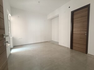Room in 2 BHK Apartment at Eldeco Live By The Greens, Sector 150 – for Sale