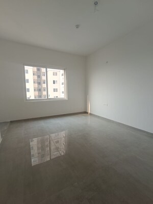 Room in 2 BHK Apartment at Eldeco Live By The Greens, Sector 150 – for Sale