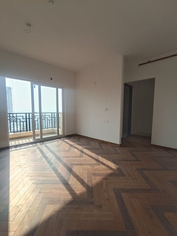 Room in 2 BHK Apartment at Eldeco Live By The Greens, Sector 150 – for Sale