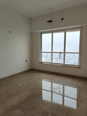 Room in 3 BHK Apartment at Kalpataru Radiance, Goregaon West – for Rent