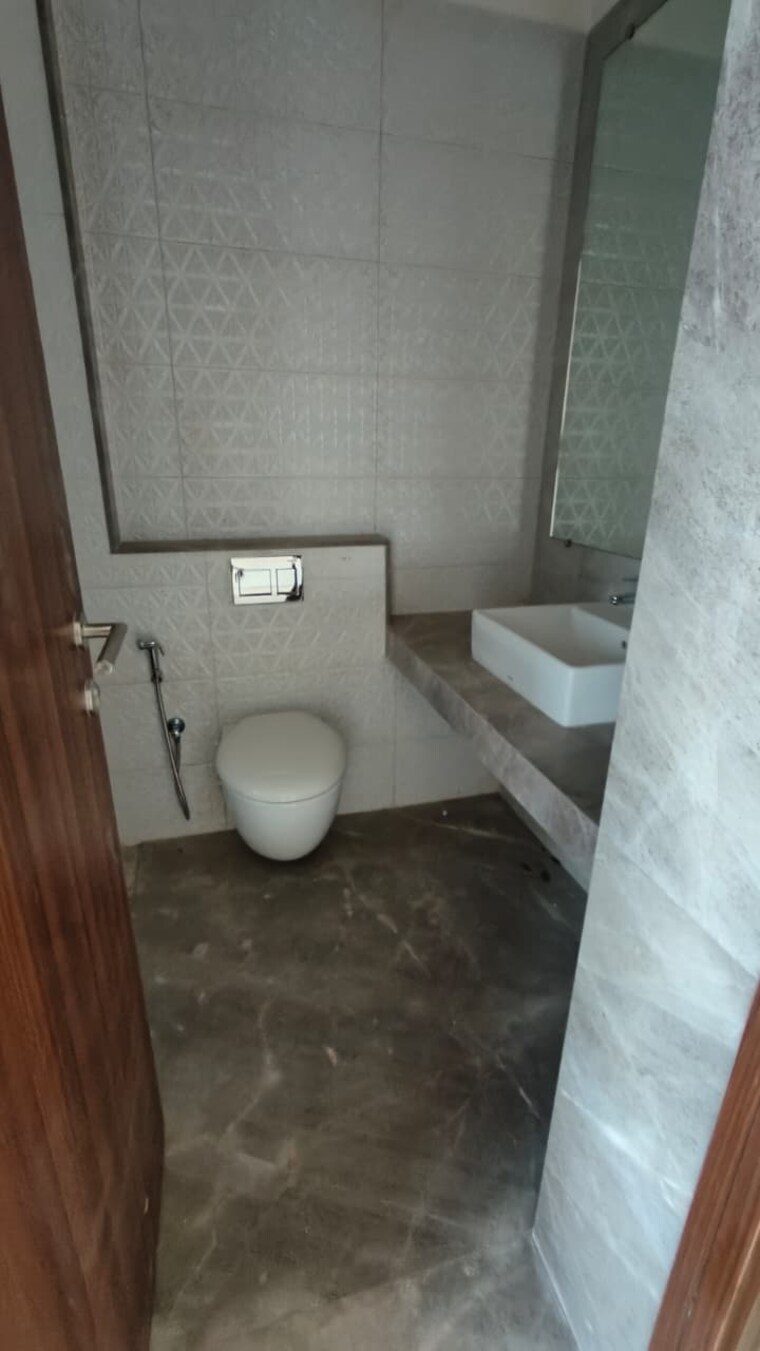 Bathroom, kalpataru-radiance 3 Bedroom 1095 Sq.Ft. Apartment In Goregaon West Mumbai 9213643