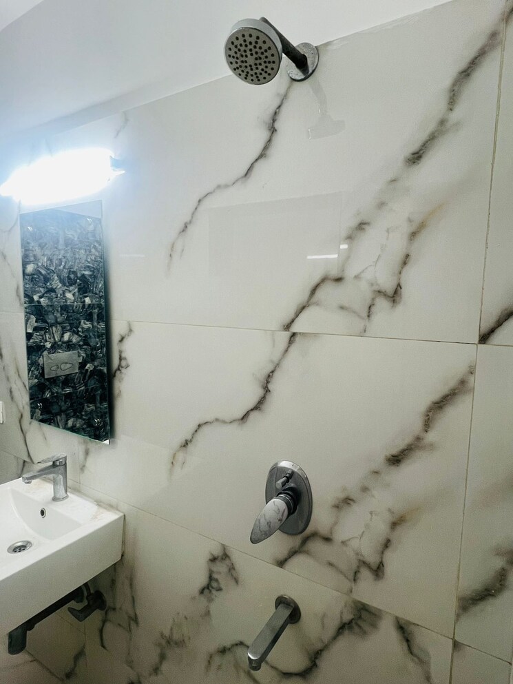 Bathroom, sant nagar 3 Bedroom 1150 Sq.Ft. Builder Floor In Sant Nagar Delhi 9213663