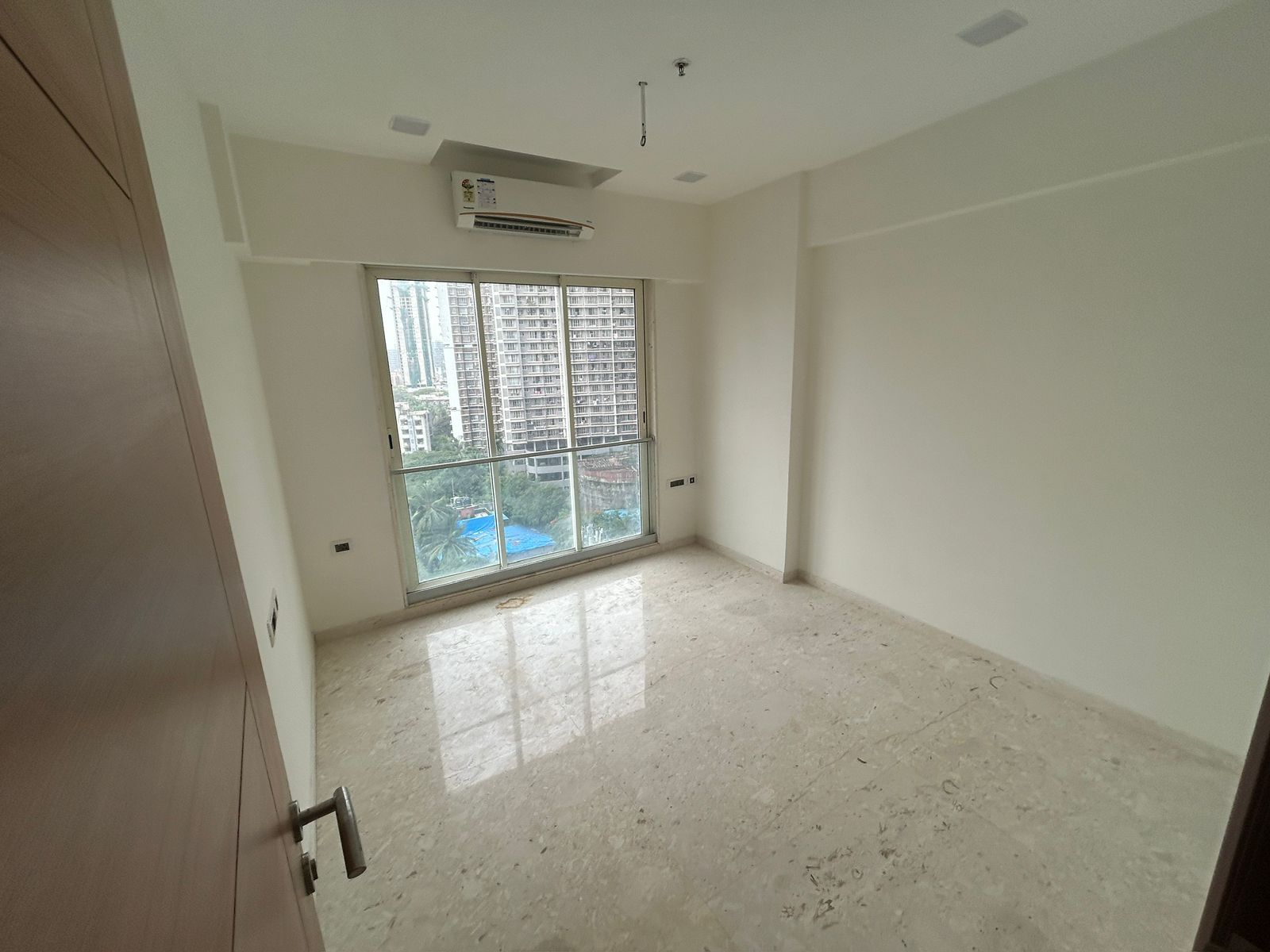 2 BHK Apartment For Rent in Satellite Tower