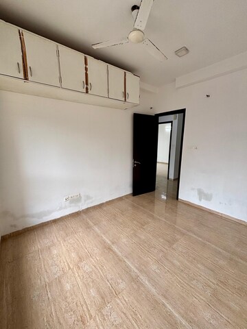 Room in 3 BHK Apartment at CCI Rivali Park, Borivali East – for Rent