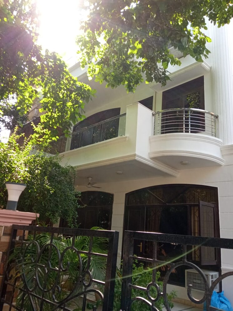 Exterior View, ardee-mall 3 Bedroom 263 Sq.Yd. Builder Floor In Sector 52 Gurgaon 9213676