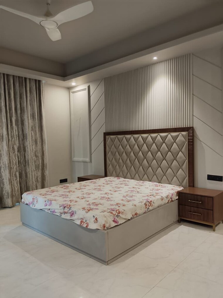 Bedroom, dlf-city-gurgaon 3 Bedroom 263 Sq.Yd. Builder Floor In Sector 27 Gurgaon 9213682