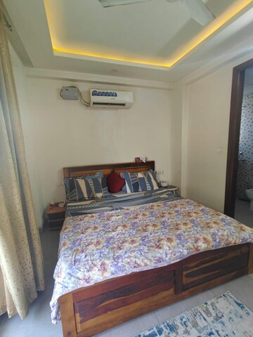 Bedroom in 3 BHK Builder Floor at DLF City Gurgaon, Sector 27 – for Rent