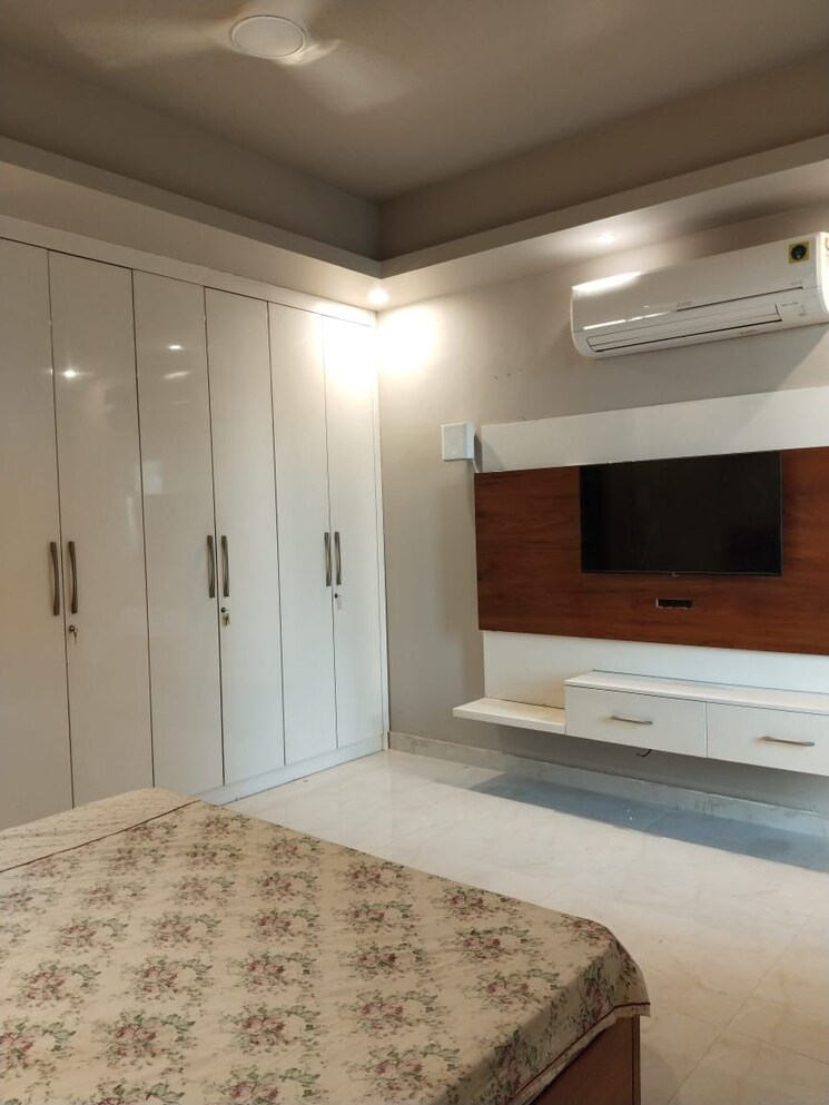 Bedroom, dlf-city-gurgaon 3 Bedroom 263 Sq.Yd. Builder Floor In Sector 27 Gurgaon 9213682
