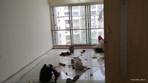 Room in 2 BHK Apartment at Kandivali West – for Sale