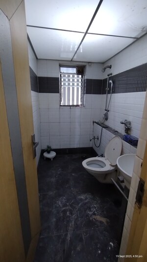 Bedroom in 2 BHK Apartment at Kandivali West – for Sale