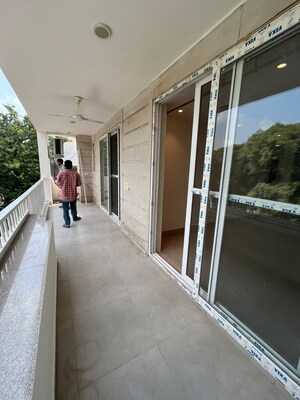 Balcony in 3 BHK Builder Floor at Gupta Awas, Sector 43 – for Rent