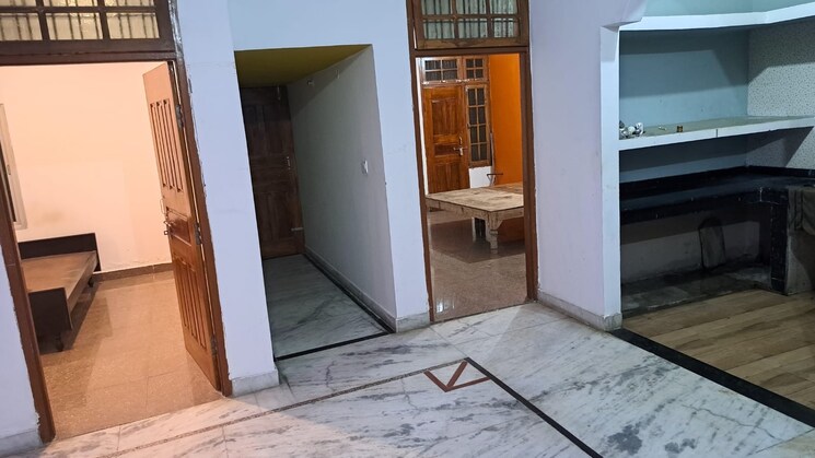 Room, gomti nagar 3 Bedroom 2400 Sq.Ft. Independent House In Gomti Nagar Lucknow 9213731