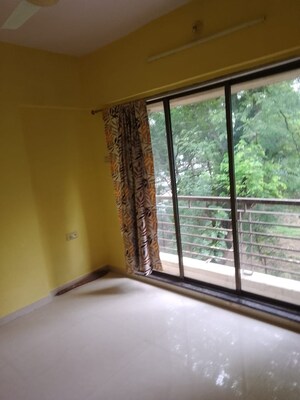 Room in 1 BHK Apartment at Om Sai Tower, Dahisar West – for Rent