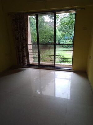 Room in 1 BHK Apartment at Om Sai Tower, Dahisar West – for Rent