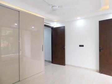 Room in 3 BHK Builder Floor at Chittaranjan Park – for Rent