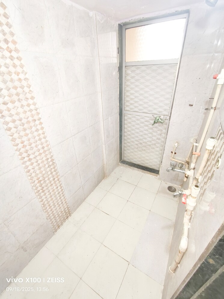 Bathroom, shree-samarth-complex 1 Bedroom 700 Sq.Ft. Apartment In Kalwa Thane 9213744