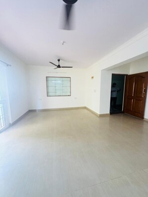 Room in 3 BHK Apartment at Indiranagar – for Rent