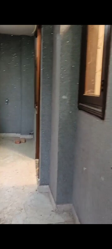 Building Lobby in 3.5 BHK Builder Floor at Govindpuri – for Rent