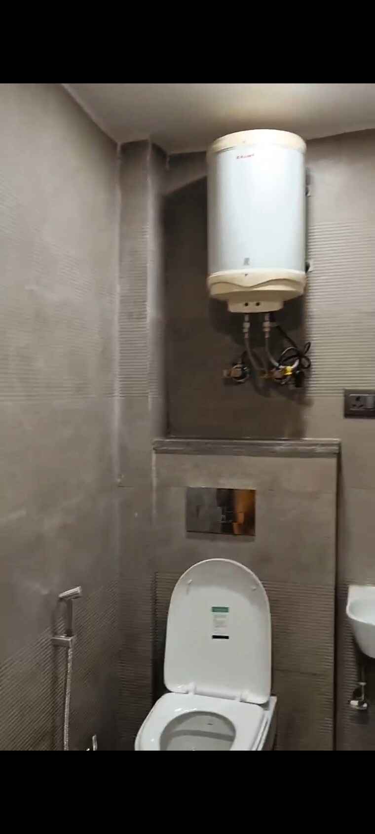 Bathroom, govindpuri 3.5 Bedroom 950 Sq.Ft. Builder Floor In Govindpuri Delhi 9213760