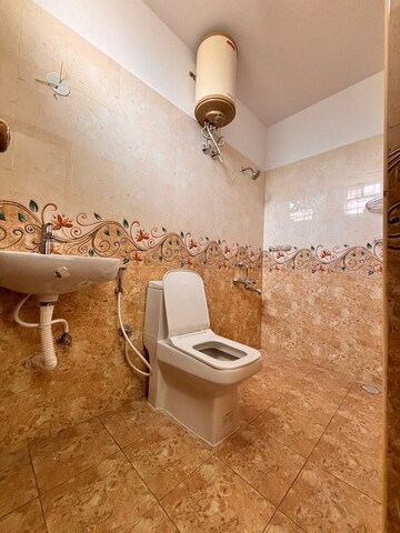 Bathroom in 1 BHK Apartment at Indiranagar – for Rent
