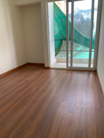 Room in 3 BHK Apartment at Gaur City, Sector 4 Greater Noida – for Sale