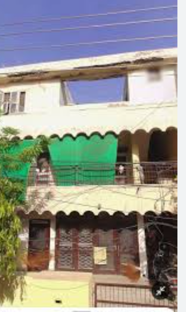 4 BHK + Pooja Room,Study Room,Extra Room 160 Sq.Yd. Penthouse in SRS Tower