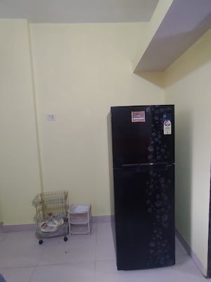 Furnished Amenities in 1 BHK Apartment at Sanghvi Hills, Ghodbunder Road – for Rent