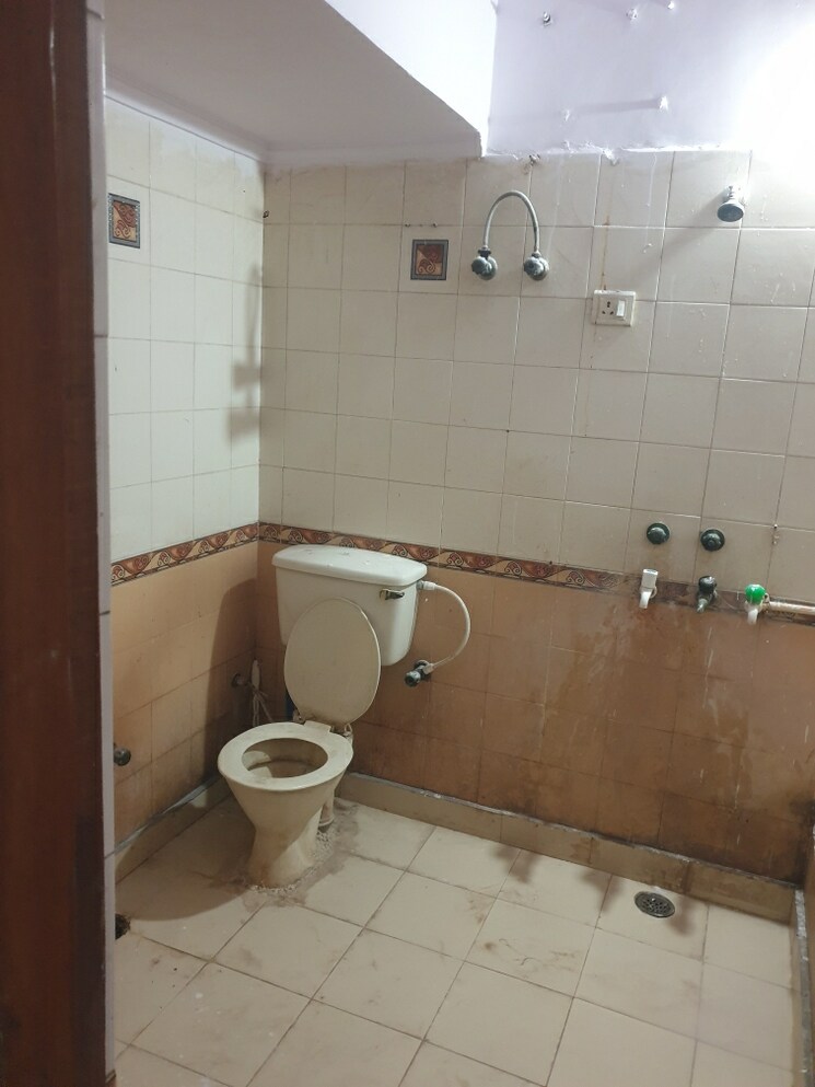 Bathroom, sector 28 3 Bedroom 1850 Sq.Ft. Independent House In Sector 28 Faridabad 9213785