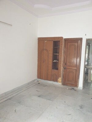 Room in 3 BHK Independent House at Sector 28 – for Rent