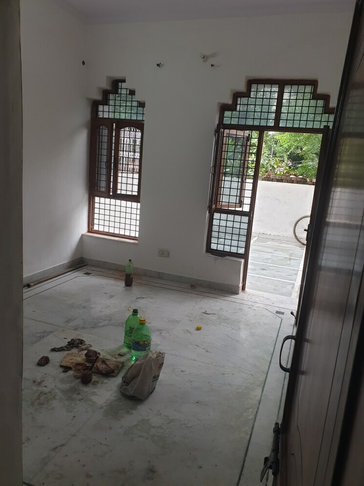 Balcony, sector 28 3 Bedroom 1850 Sq.Ft. Independent House In Sector 28 Faridabad 9213785