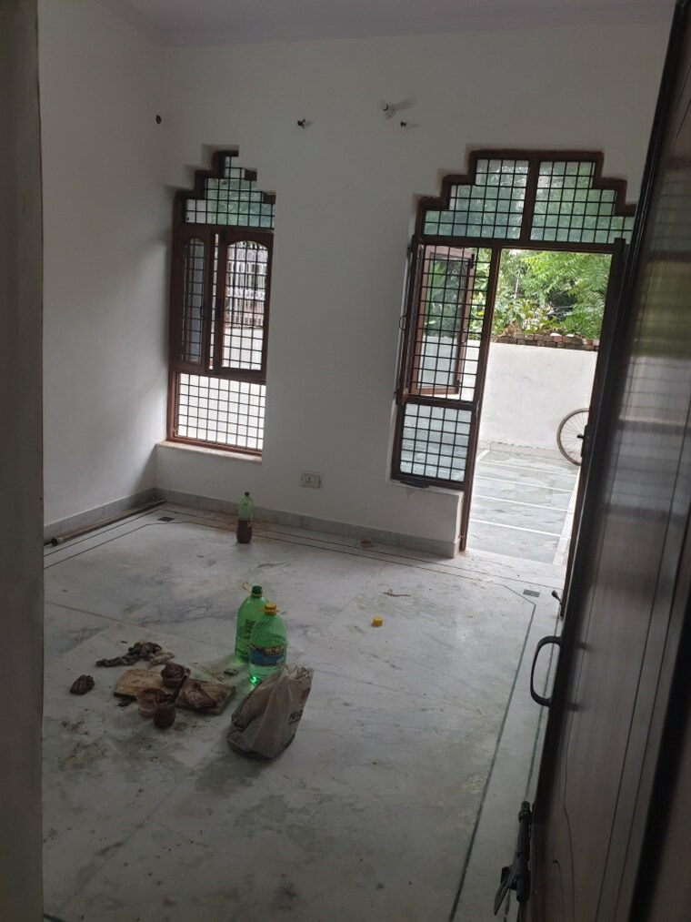 Balcony, sector 28 3 Bedroom 1850 Sq.Ft. Independent House In Sector 28 Faridabad 9213785