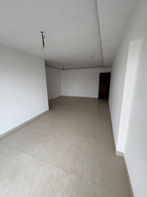 Room in 2 BHK Apartment at Naman Habitat, Andheri West – for Rent