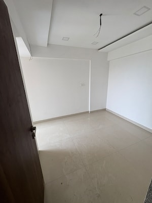 Room in 2 BHK Apartment at Naman Habitat, Andheri West – for Rent