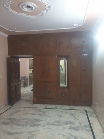 Room in 2 BHK Independent House at Sector 16 – for Rent