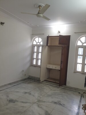 Room in 3 BHK Independent House at Sector 16 – for Rent