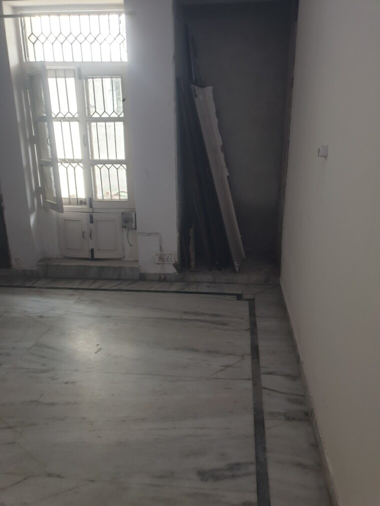 Room, sector 16 3 Bedroom 2750 Sq.Ft. Independent House In Sector 16 Faridabad 9213806