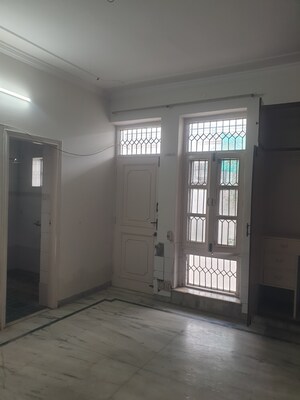 Room in 3 BHK Independent House at Sector 16 – for Rent