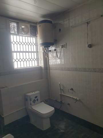 Bathroom in 3 BHK Independent House at Sector 16 – for Rent