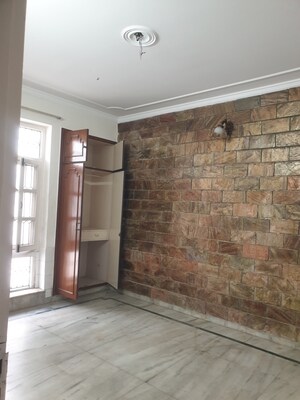 Room in 3 BHK Independent House at Sector 16 – for Rent