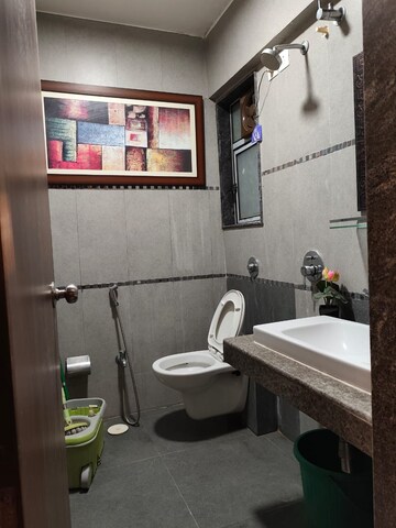 Master Bedroom in 3 BHK Apartment at HDIL Metropolis Residences, Andheri West – for Rent