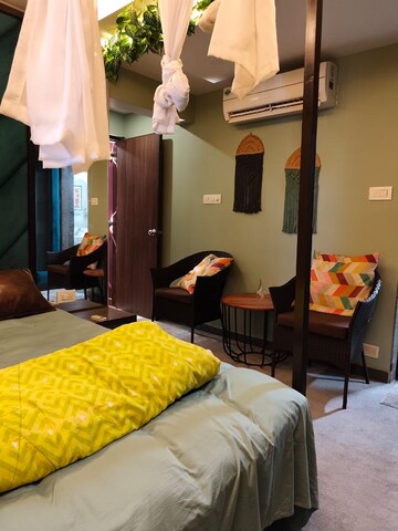 Bedroom in 3 BHK Apartment at HDIL Metropolis Residences, Andheri West – for Rent