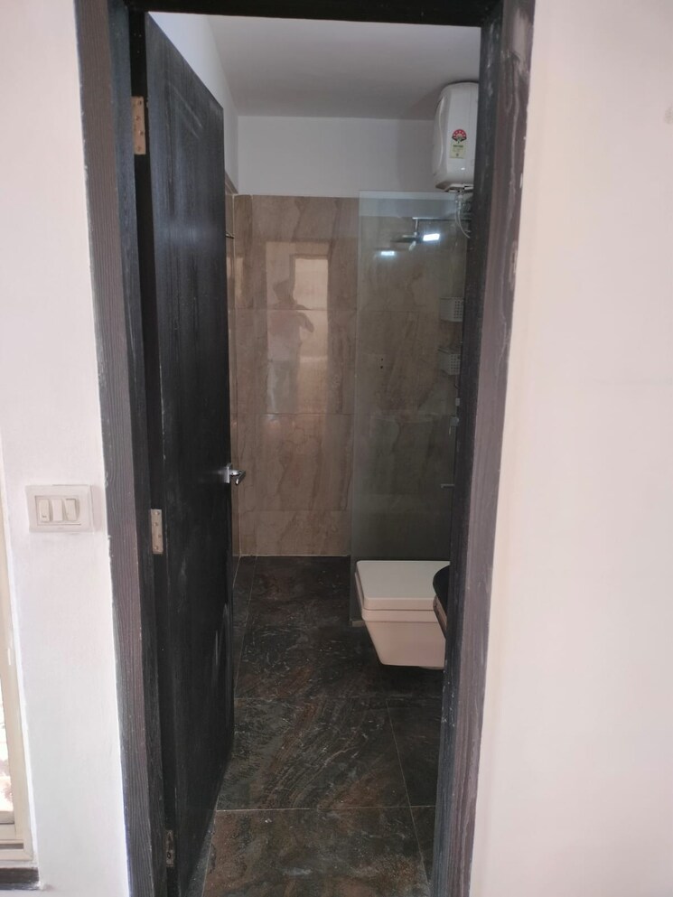 Bathroom, gini-viviana 2 Bedroom 868 Sq.Ft. Apartment In Balewadi Pune 9213840